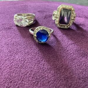 3 lovely costume jewelry rings for the price of 1!
